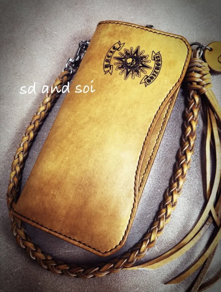 やさしく使いやすい革の長財布