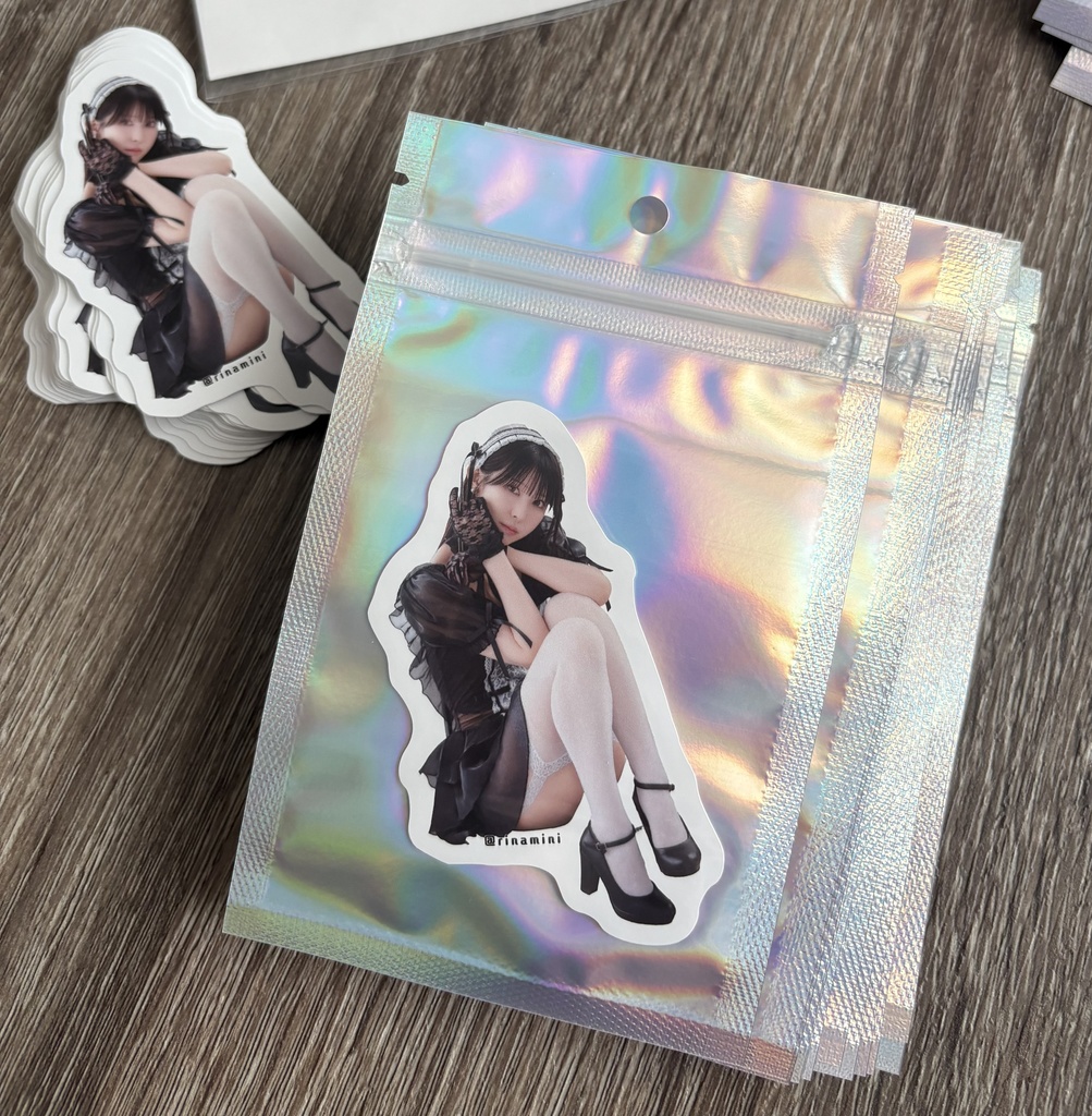 【残りわずか】🆕メイドアクリルキーホルダー🖤【特典】ステッカー付き