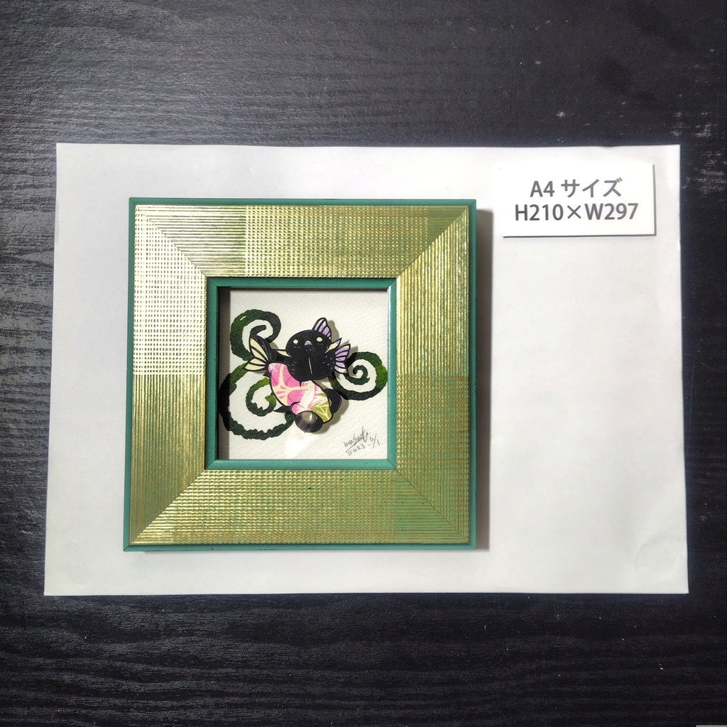 【切り絵原画】朝顔柄の頂天眼に掴まる化け金魚 ミニ額