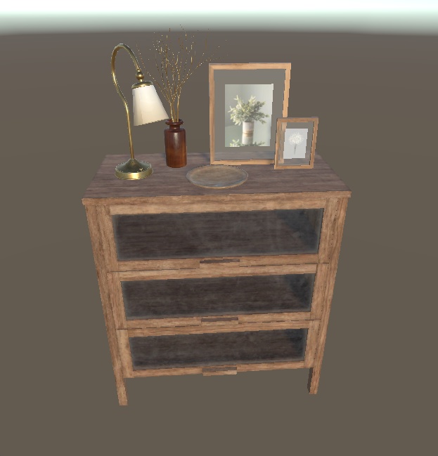 ガラスの棚と雑貨