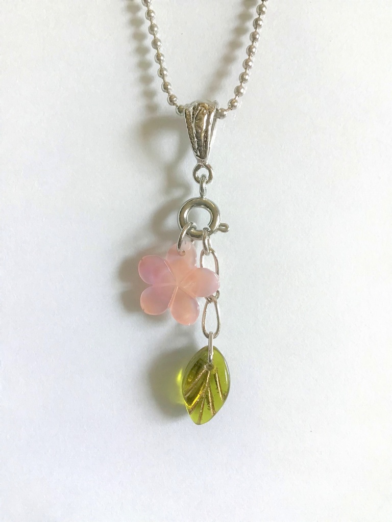 35 ピンクシェルの桜ネックレス(チャーム取り外し可)