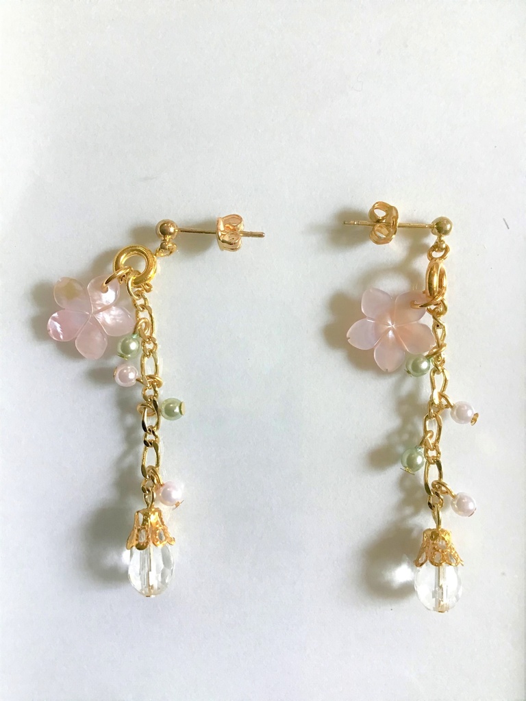 34 ピンクシェルの桜ピアス(サージカルステンレス)パーツ変更可