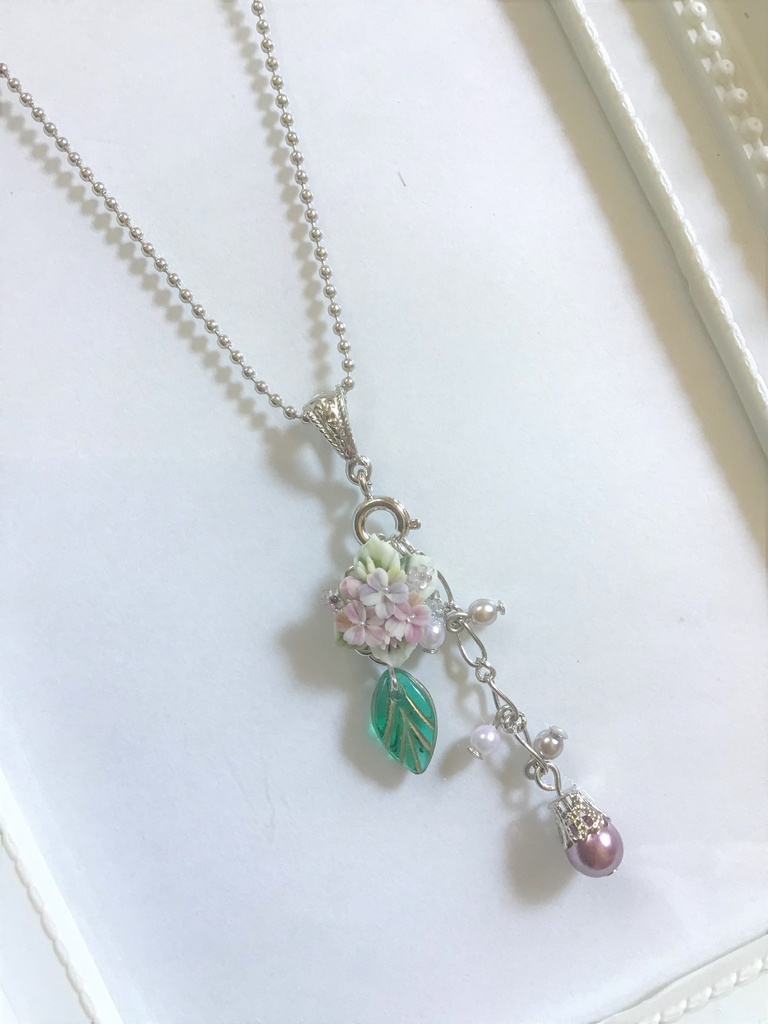 スミレブーケのネックレス(チャーム取り外し可)