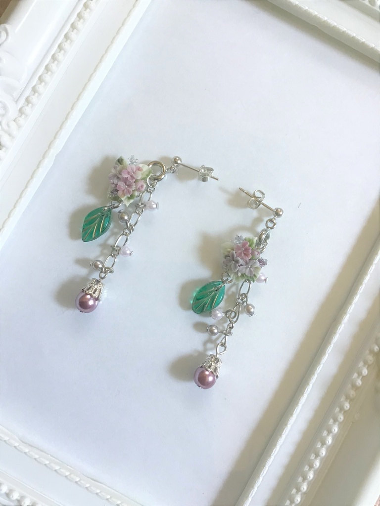 スミレブーケのピアス（サージカルステンレス）チャーム取り外し可（パーツ変更可）