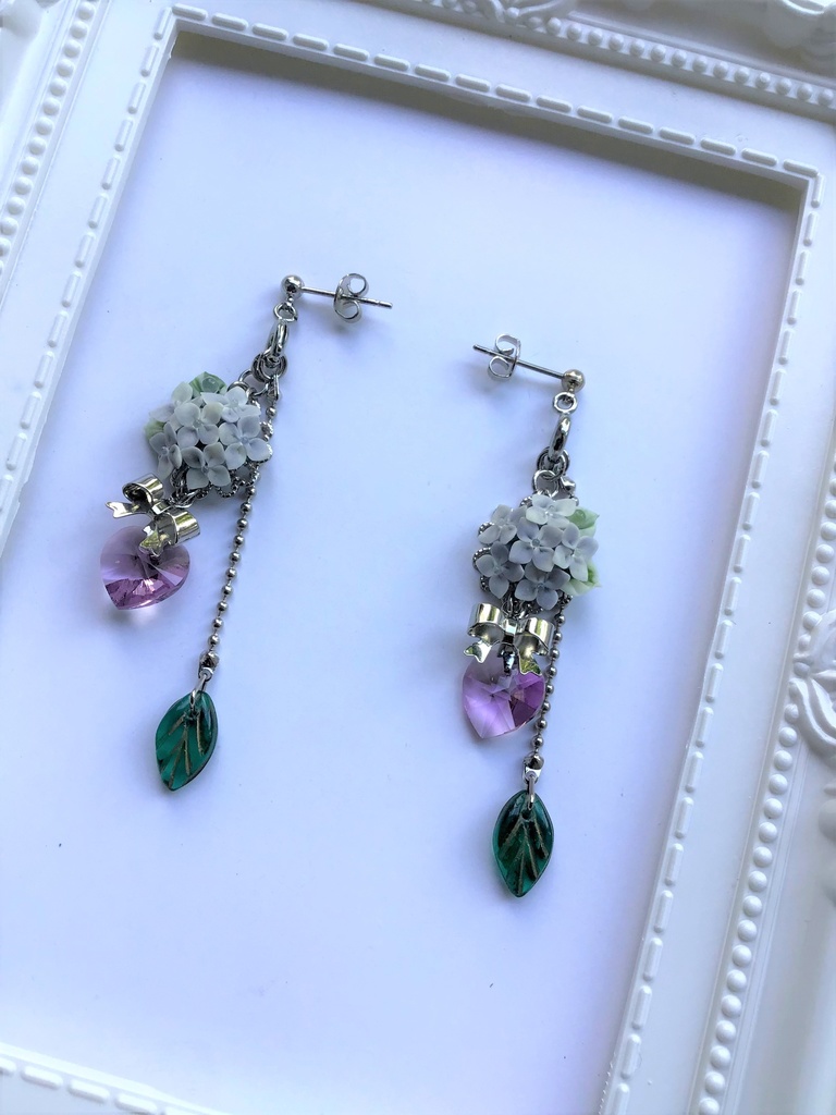 36 紫陽花ブーケのピアス（サージカルステンレス）パーツ変更可