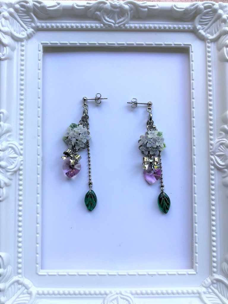 36 紫陽花ブーケのピアス(サージカルステンレス)パーツ変更可