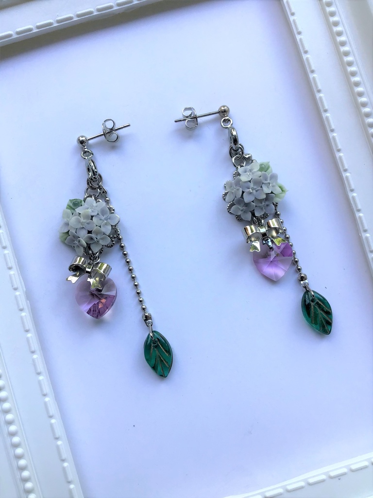 36 紫陽花ブーケのピアス(サージカルステンレス)パーツ変更可