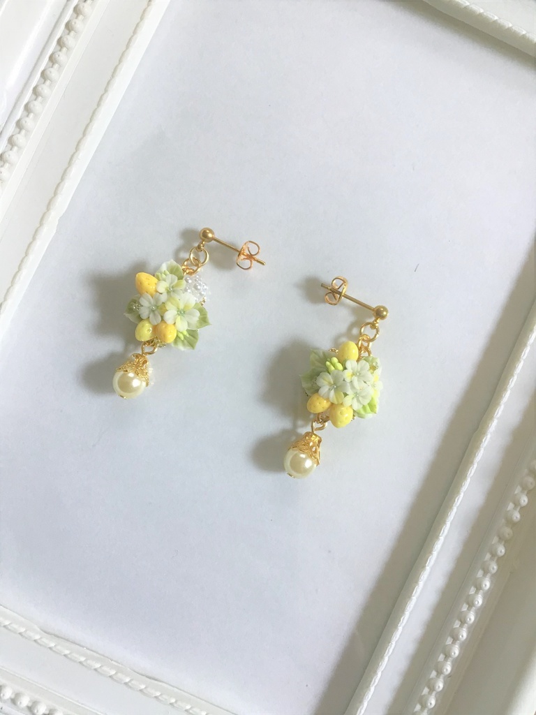 38 レモンブーケのピアス(サージカルステンレス)パーツ変更可