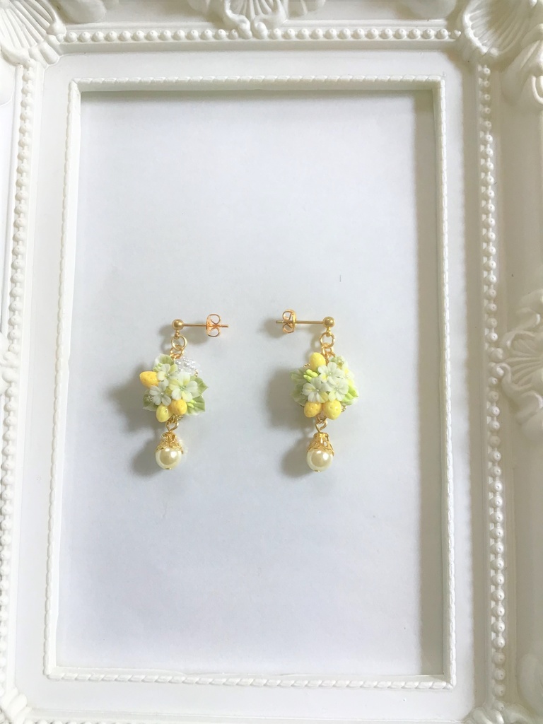 38 レモンブーケのピアス(サージカルステンレス)パーツ変更可