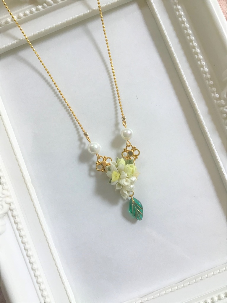 37 水仙ブーケのネックレス