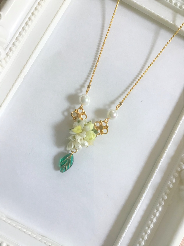 37 水仙ブーケのネックレス