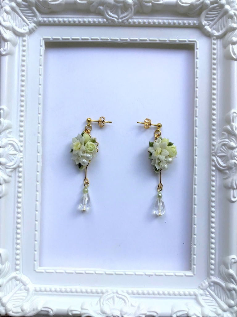 32 水仙ブーケのピアス(サージカルステンレス)パーツ変更可