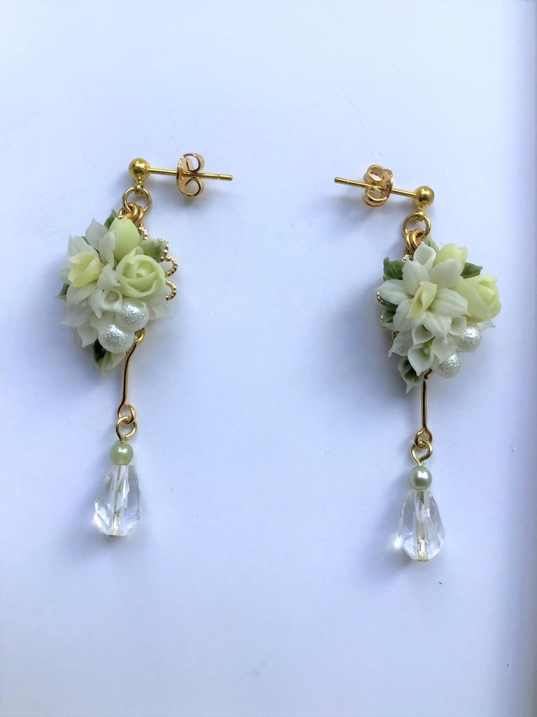 32 水仙ブーケのピアス(サージカルステンレス)パーツ変更可