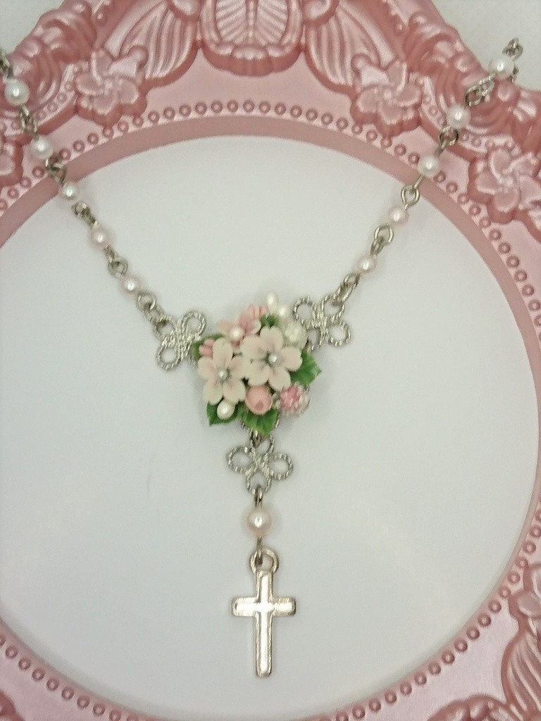 153 桜ブーケのミニロザリオネックレス