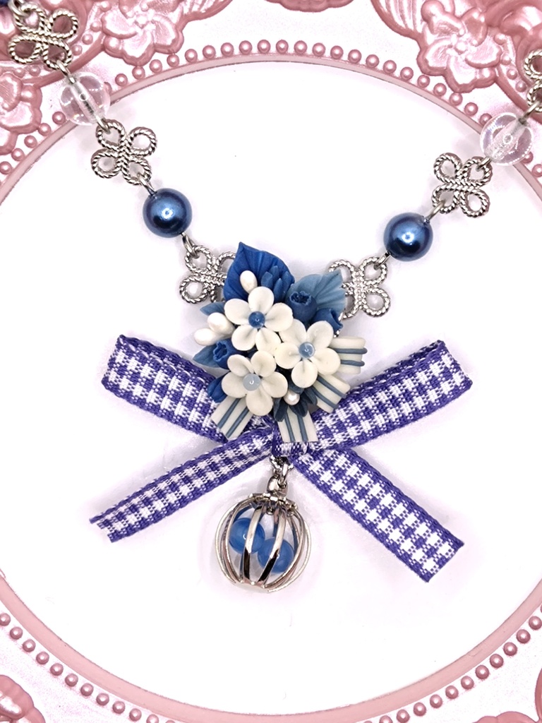 212 ブルーベリーブーケのネックレス(かごチャーム)