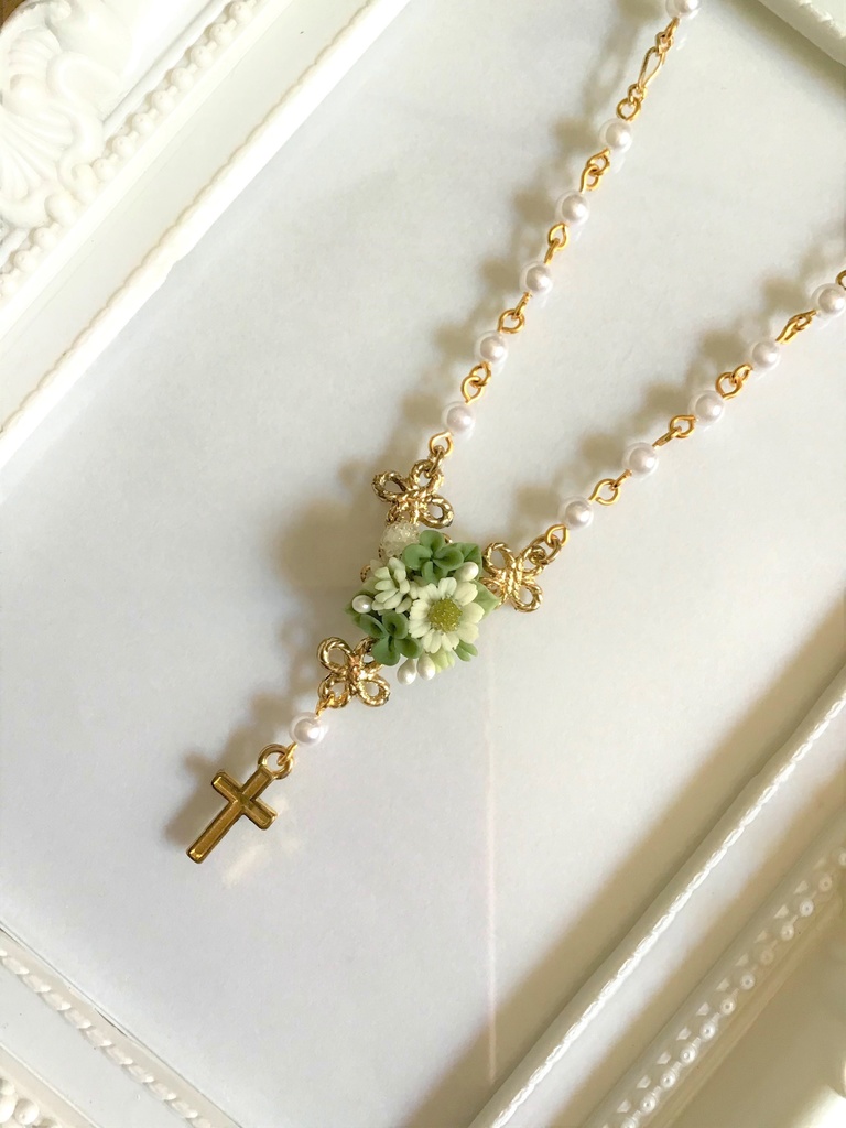 クローバーブーケのミニロザリオネックレス