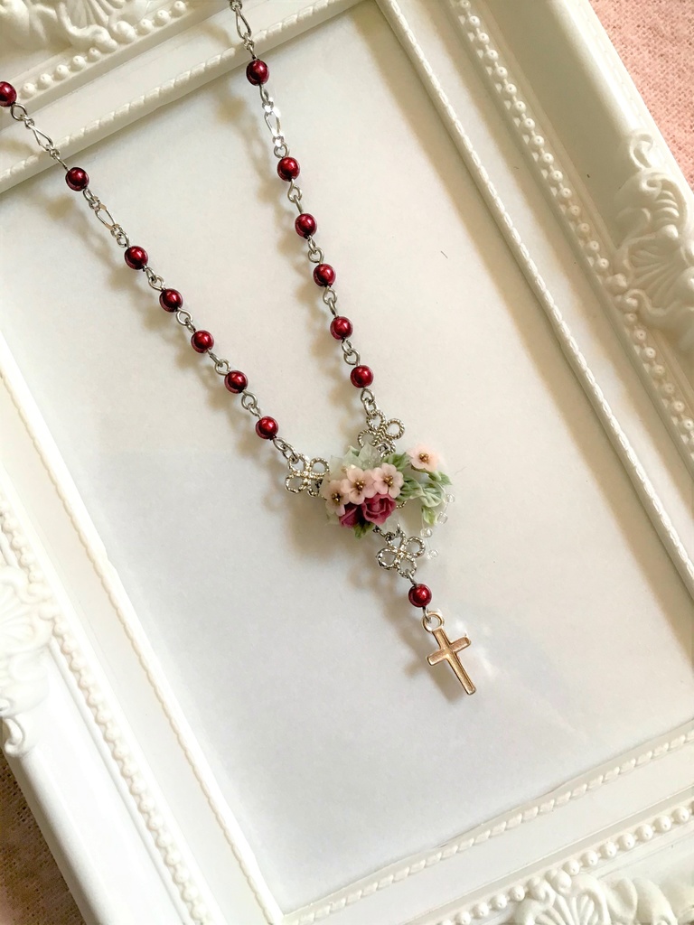 31 桜とバラのブーケミニロザリオネックレス