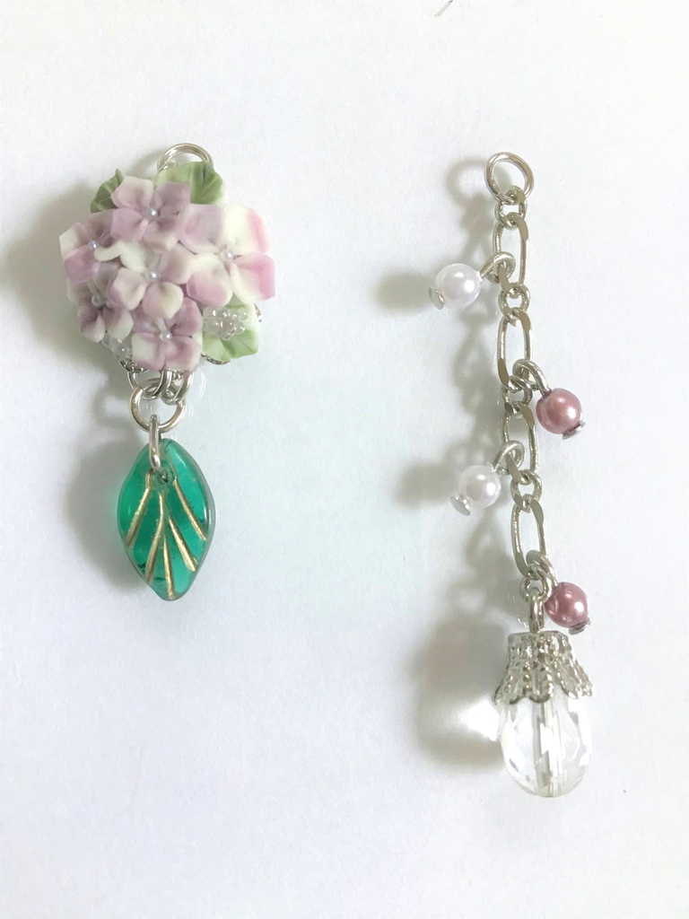 39 紫陽花ブーケのネックレス(チャーム取り外し可)