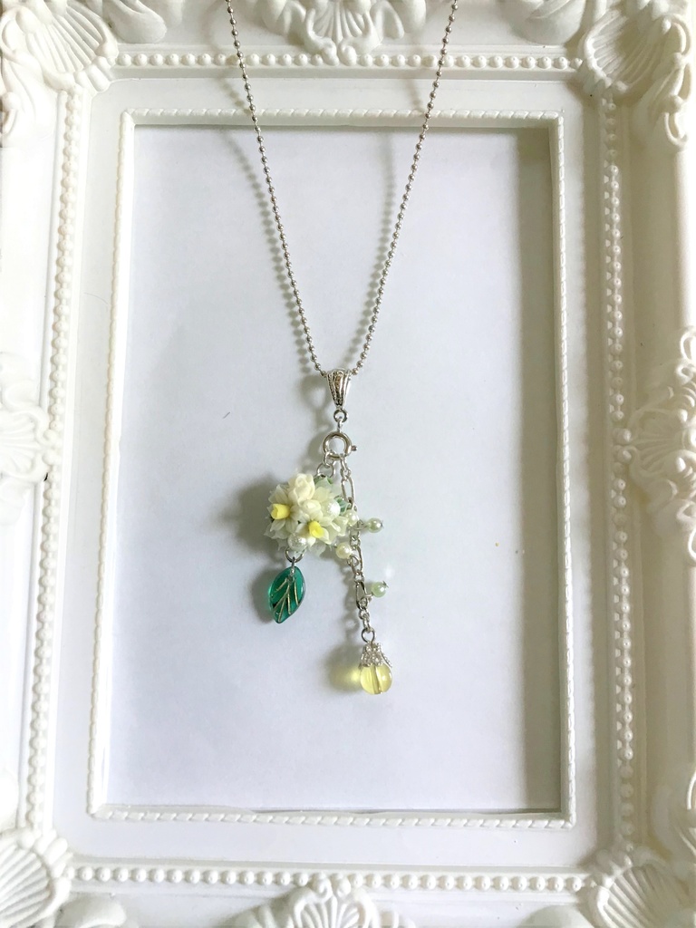 42 水仙ブーケのネックレス(チャーム取り外し可)