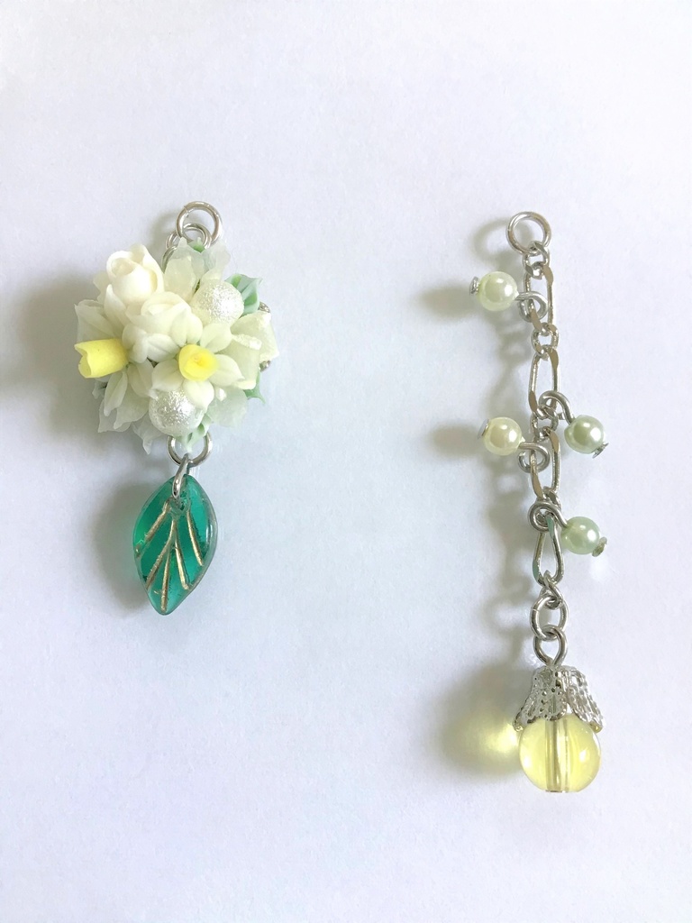 42 水仙ブーケのネックレス(チャーム取り外し可)