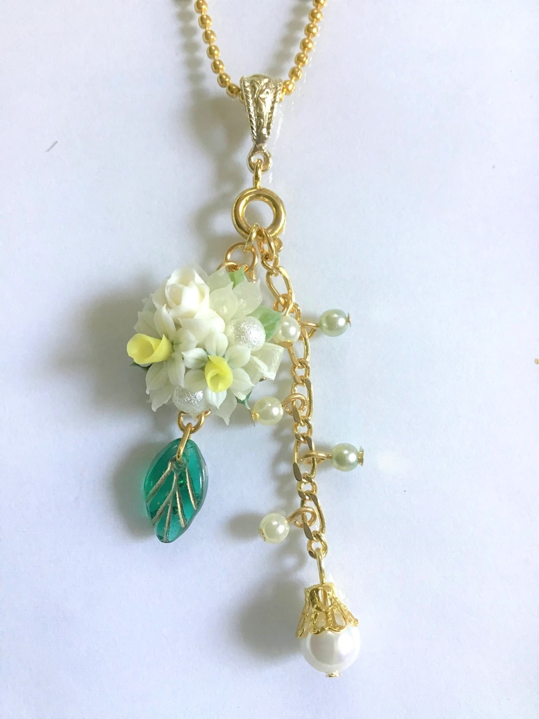 43 水仙ブーケのネックレス(チャーム取り外し可)