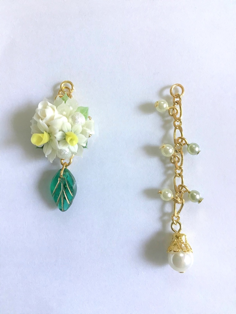 43 水仙ブーケのネックレス(チャーム取り外し可)