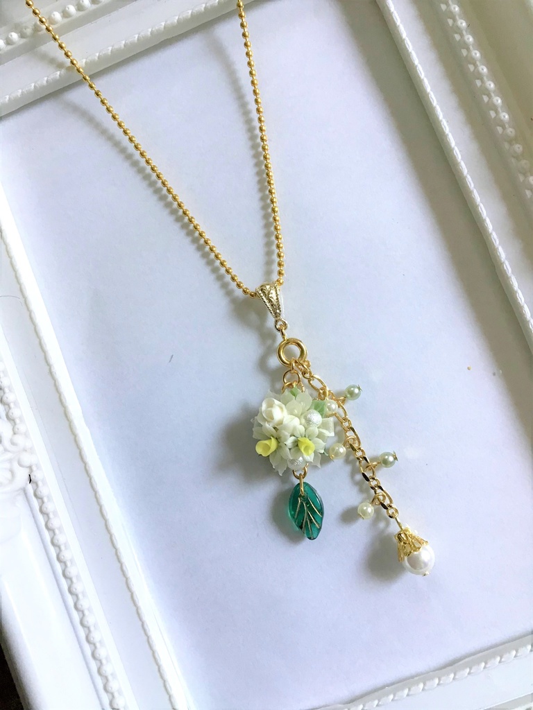 43 水仙ブーケのネックレス(チャーム取り外し可)