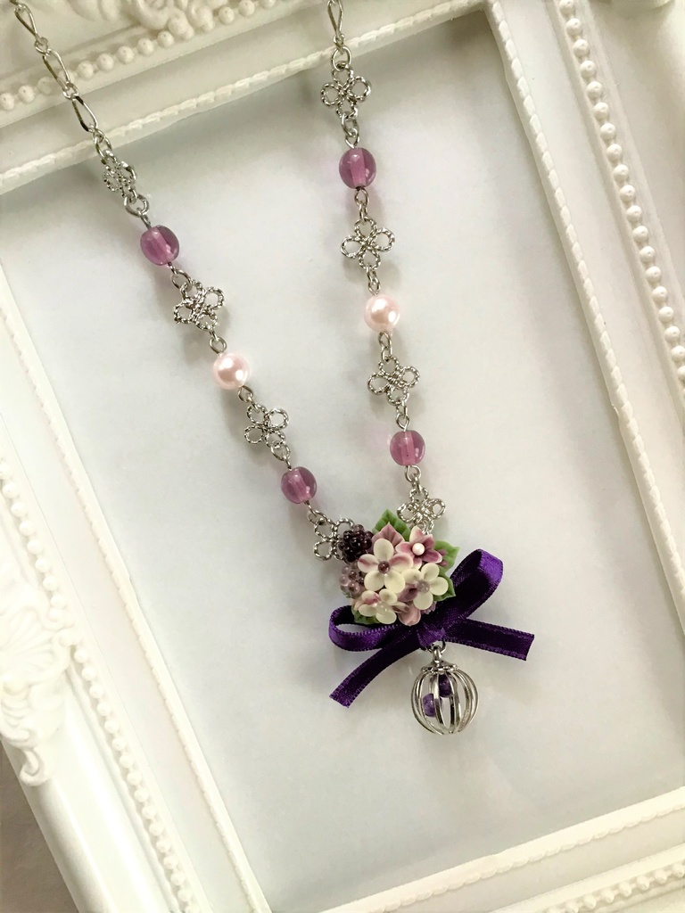 8 葡萄ブーケのネックレス