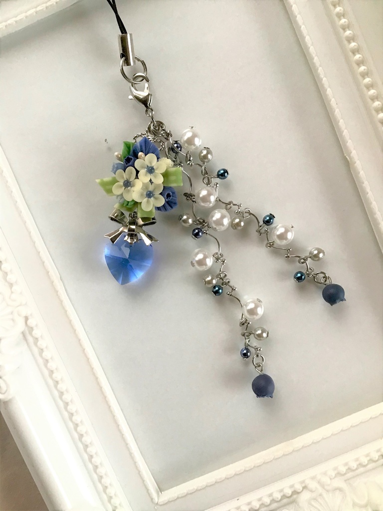 14 ブルーベリーブーケの3連ストラップ/イヤホンジャック/チャーム
