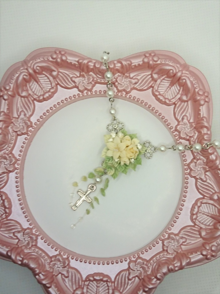 76 ウェディングブーケのミニロザリオネックレス