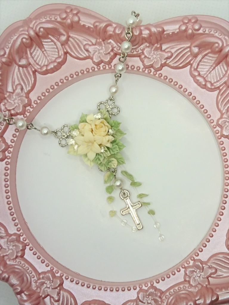 76 ウェディングブーケのミニロザリオネックレス