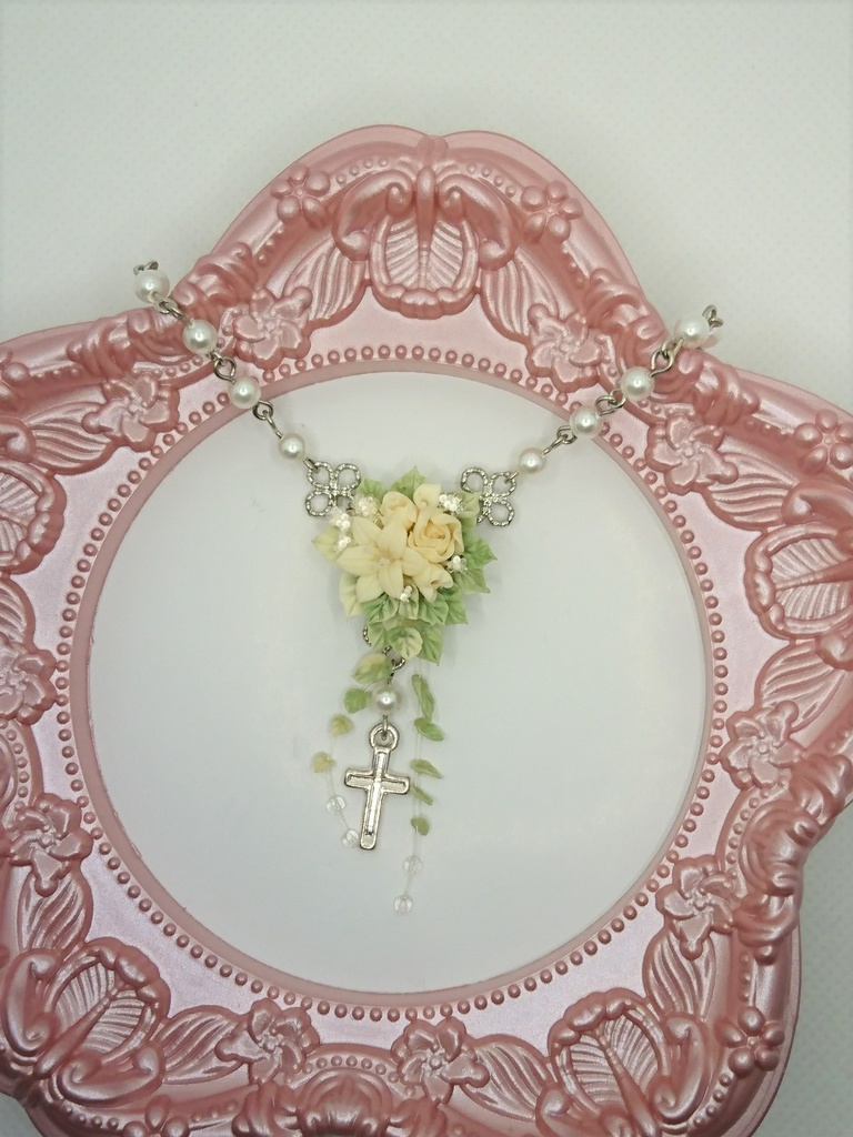 76 ウェディングブーケのミニロザリオネックレス