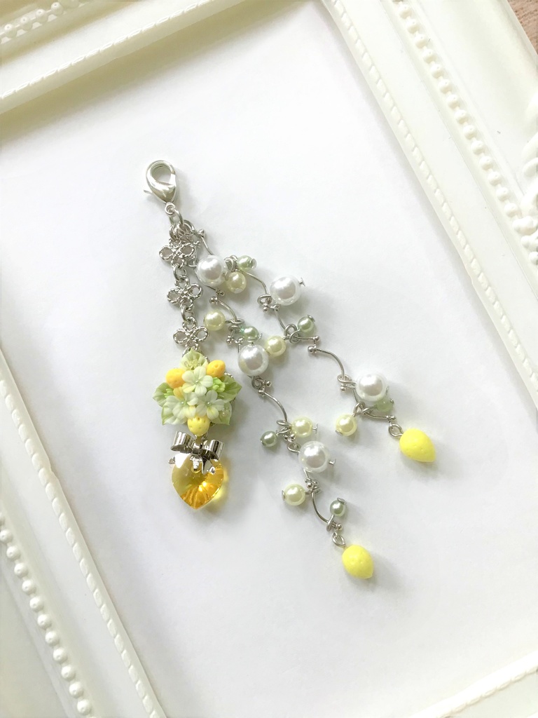 49 レモンのブーケ3連ストラップ/イヤホンジャック/チャーム