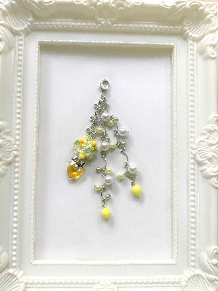 49 レモンのブーケ3連ストラップ/イヤホンジャック/チャーム