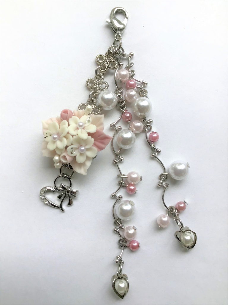 桜のブーケ3連ストラップ/イヤホンジャック/チャーム