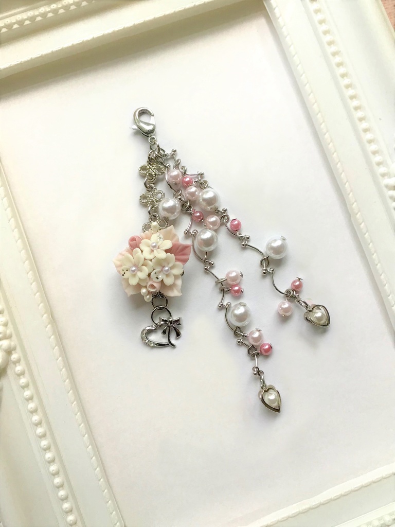 桜のブーケ3連ストラップ/イヤホンジャック/チャーム