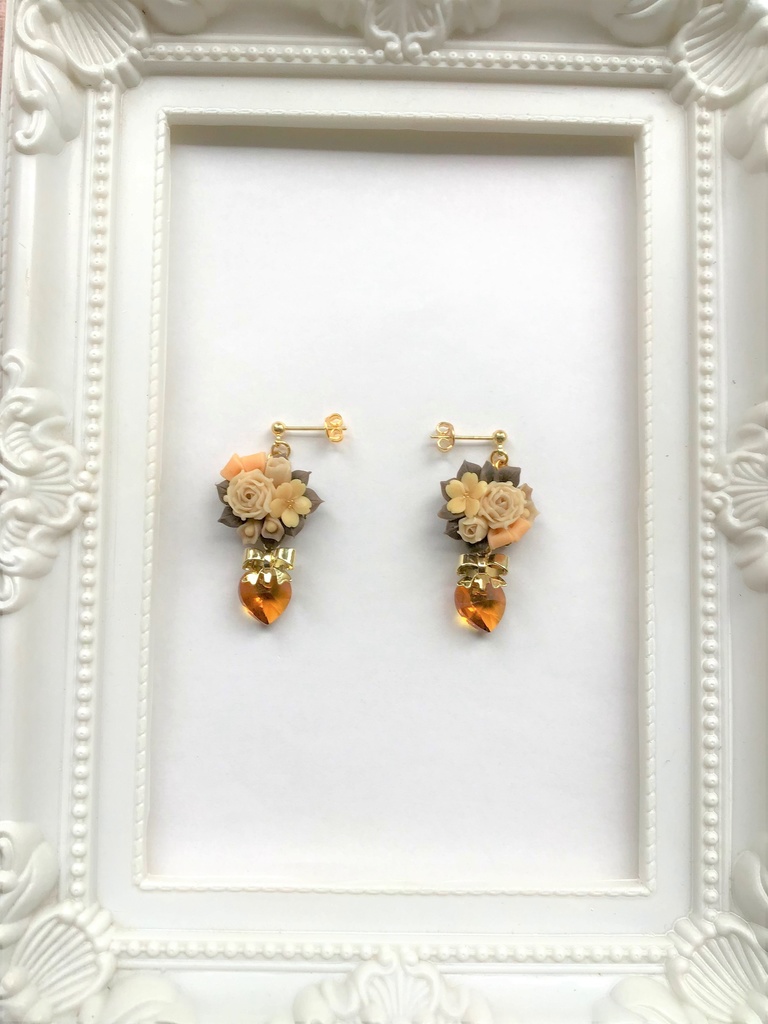 52 くすみイエローのバラと桜のブーケピアス(サージカルステンレス)パーツ変更可