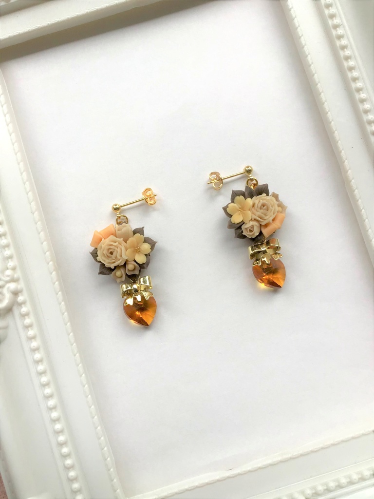 52 くすみイエローのバラと桜のブーケピアス(サージカルステンレス)パーツ変更可