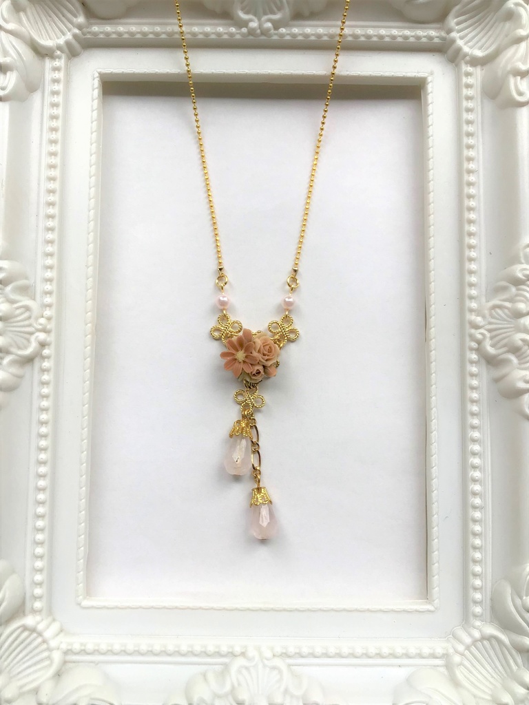 チョコレートコスモスとバラのブーケネックレス(再販不可)