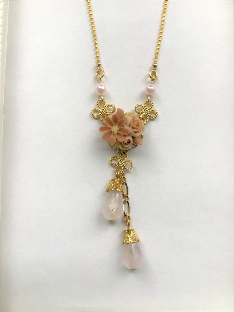 チョコレートコスモスとバラのブーケネックレス(再販不可)