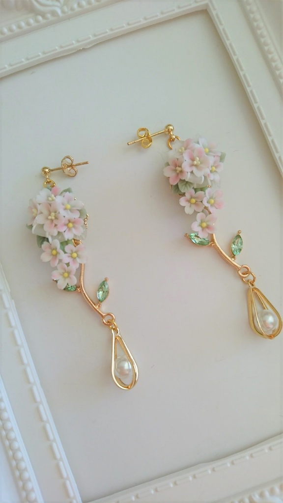 104 桜のキャスケードブーケピアス(サージカルステンレス)パーツ変更可