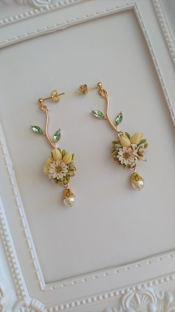 54 チューリップブーケのピアス(サージカルステンレス)パーツ変更可