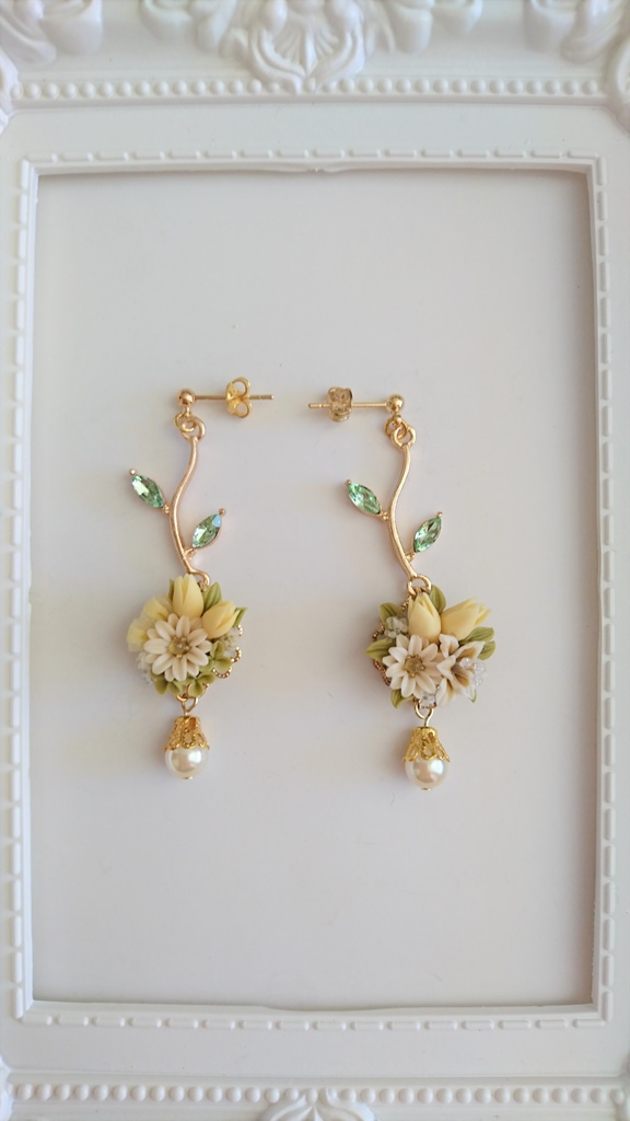 54 チューリップブーケのピアス(サージカルステンレス)パーツ変更可