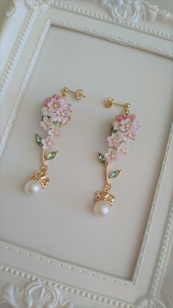 桜のキャスケードブーケピアス/イヤリング/樹脂ノンホールピアス（再販不可）