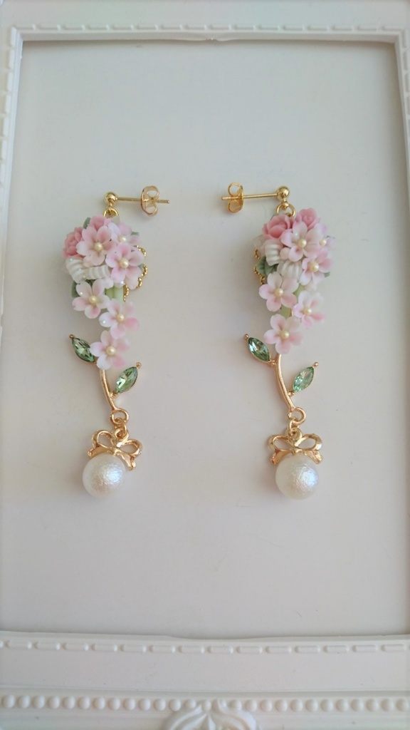 桜のキャスケードブーケピアス/イヤリング/樹脂ノンホールピアス(再販不可)