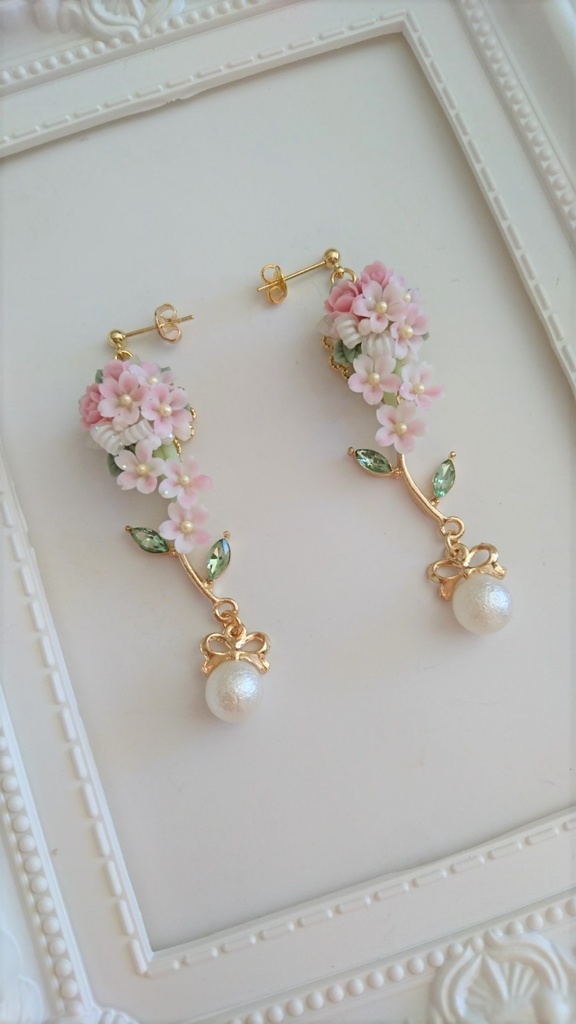 桜のキャスケードブーケピアス/イヤリング/樹脂ノンホールピアス(再販不可)