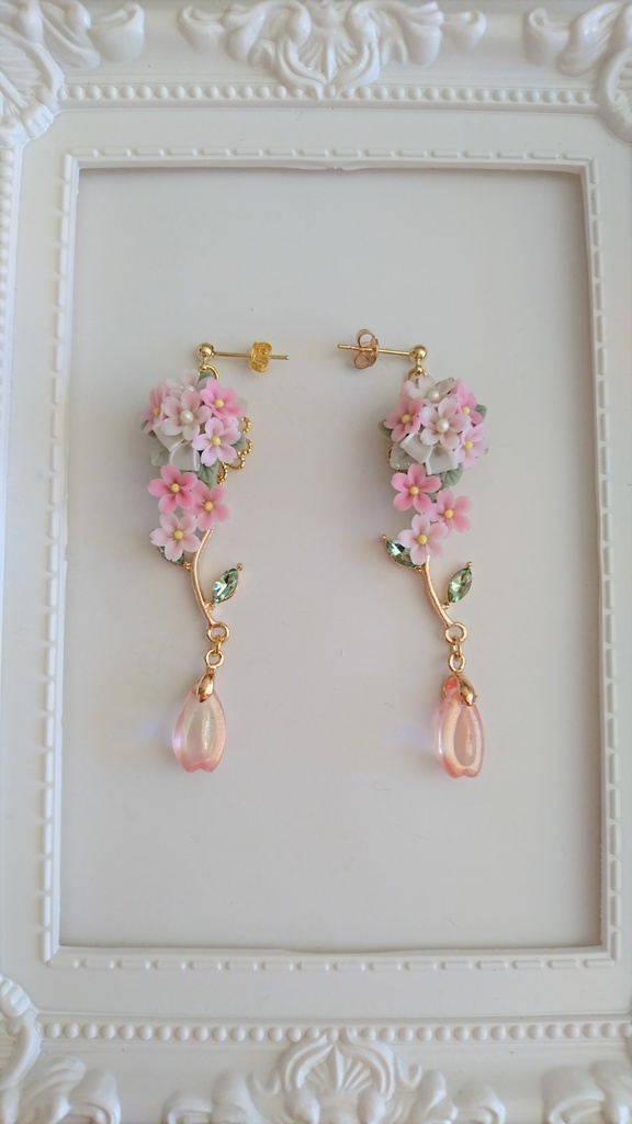 桜のキャスケードブーケピアス/イヤリング/樹脂ノンホールピアス/クリップ式イヤリング(サージカルステンレス)(再販不可)