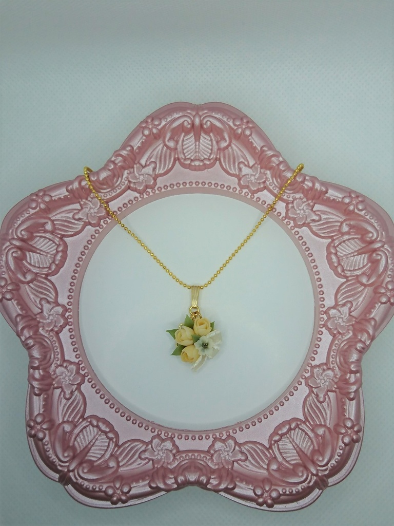 59 チューリップブーケ(白)のネックレス