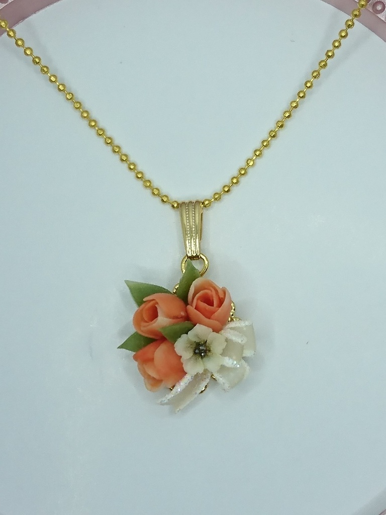 60 チューリップブーケ(オレンジ)のネックレス