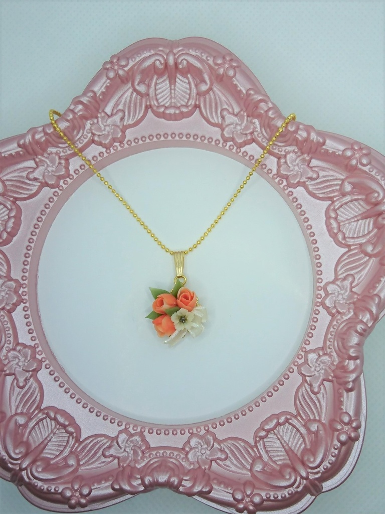 60 チューリップブーケ(オレンジ)のネックレス